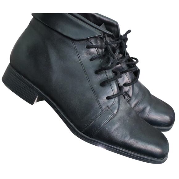 Vintage 80s 90s Black Leather Ankle Boots Low Heel Flat Square Toe Flap Over 7 - Picture 1 of 6